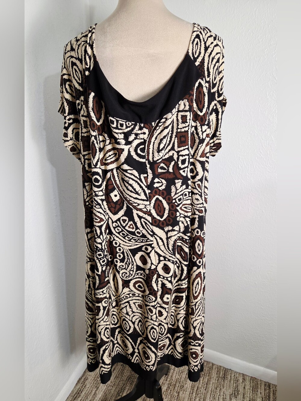 Robbie Bee Black, White & Brown Patterned Midi-Dress, Studded Scoop, Size 24W - Picture 6 of 7